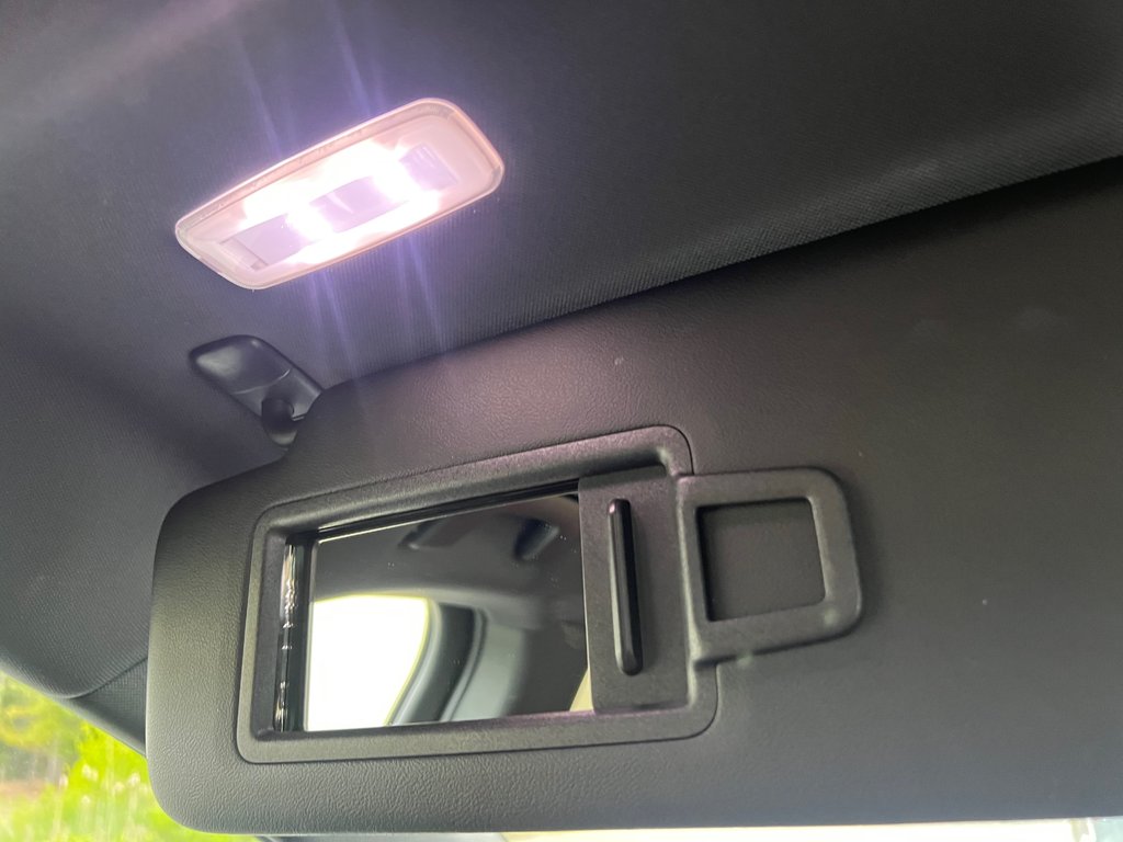 2025 Porsche Macan Base | Leather | SunRoof | Nav | Warranty to 2029 in Amherst, Nova Scotia - 33 - w1024h768px