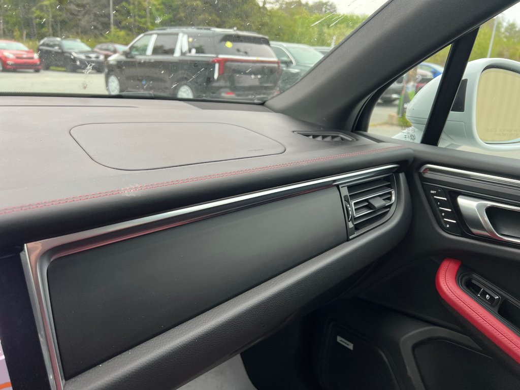 2025 Porsche Macan Base | Leather | SunRoof | Nav | Warranty to 2029 in Amherst, Nova Scotia - 29 - w1024h768px