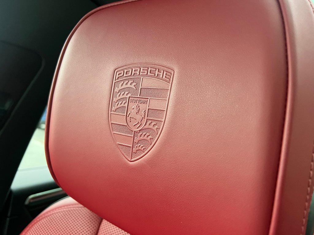 2025 Porsche Macan Base | Leather | SunRoof | Nav | Warranty to 2029 in Amherst, Nova Scotia - 36 - w1024h768px