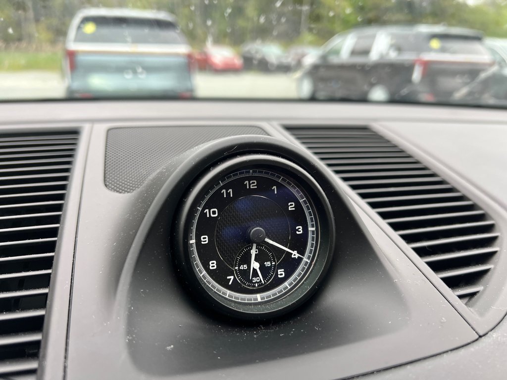 2025 Porsche Macan Base | Leather | SunRoof | Nav | Warranty to 2029 in Amherst, Nova Scotia - 23 - w1024h768px