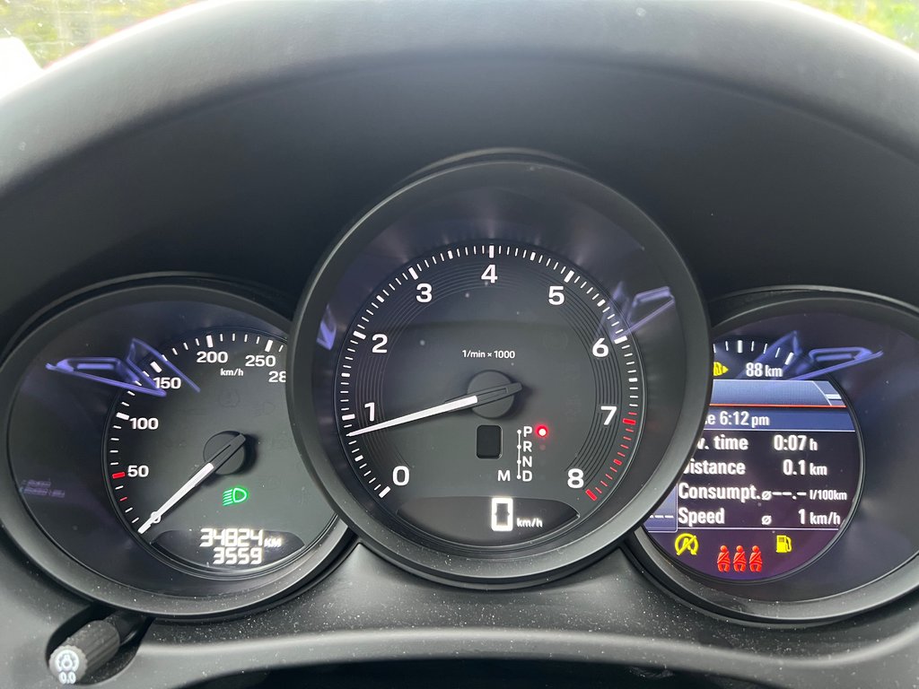 2025 Porsche Macan Base | Leather | SunRoof | Nav | Warranty to 2029 in Amherst, Nova Scotia - 22 - w1024h768px