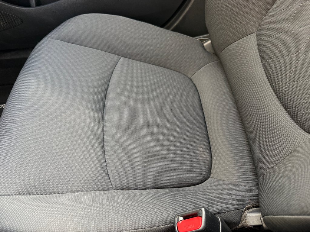 Toyota Corolla LE | Cam | USB | HtdSeats | Bluetooth | Keyless 2022 à Hebbville, Nouvelle-Écosse - 63 - w1024h768px