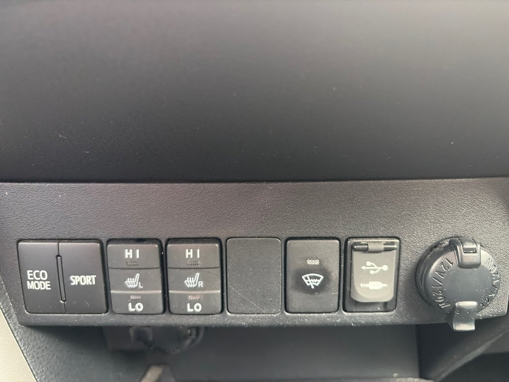 2018 Toyota RAV4 LE l Cam l HtdSeats l USB l Cruise | Bluetooth in Amherst, Nova Scotia - 30 - w1024h768px