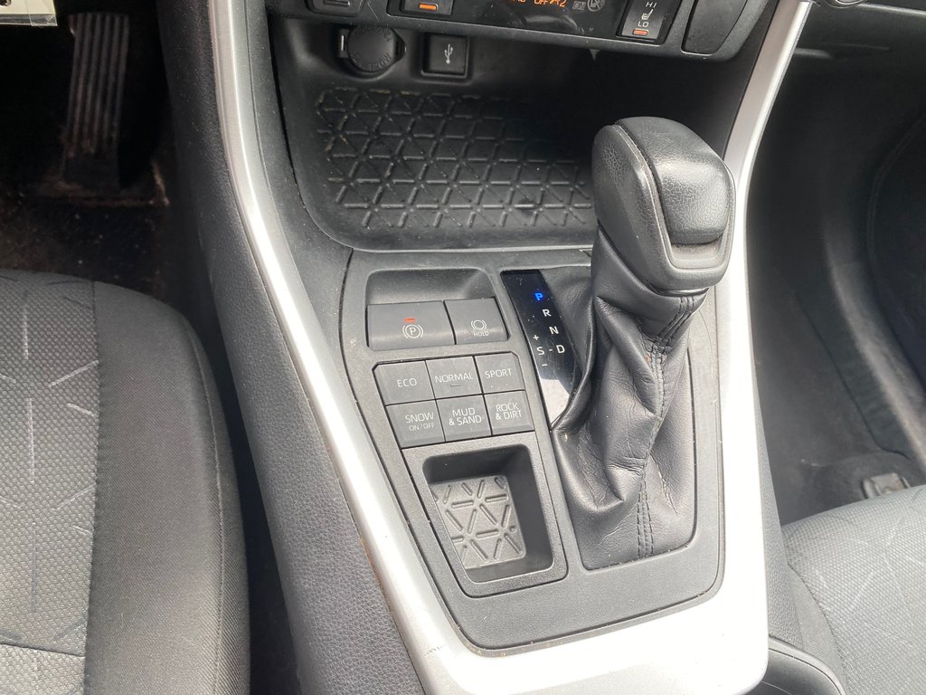2020 Toyota RAV4 LE | Cam | USB | HtdSeats | Bluetooth | Keyless in Amherst, Nova Scotia - 30 - w1024h768px