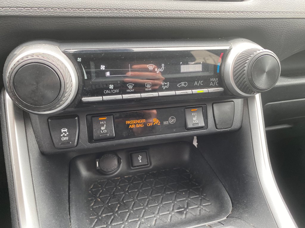 2020 Toyota RAV4 LE | Cam | USB | HtdSeats | Bluetooth | Keyless in Amherst, Nova Scotia - 55 - w1024h768px