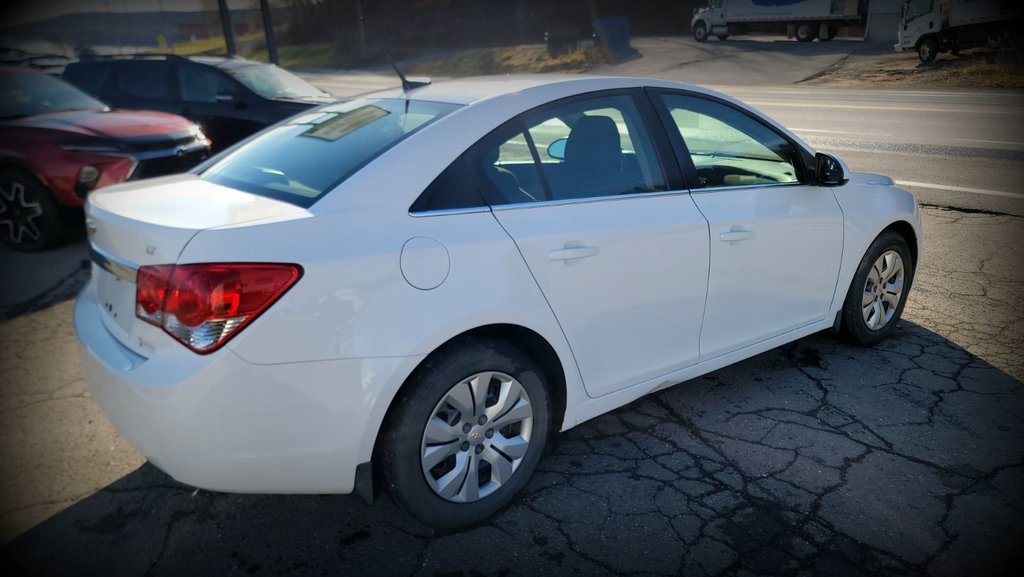 2012 Chevrolet Cruze in Gaspé, Quebec - 6 - w1024h768px