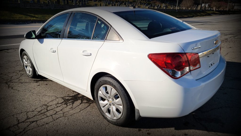 2012 Chevrolet Cruze in Gaspé, Quebec - 8 - w1024h768px