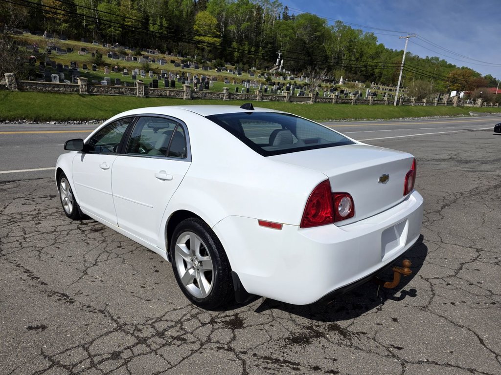 2012 Chevrolet Malibu in Gaspé, Quebec - 10 - w1024h768px