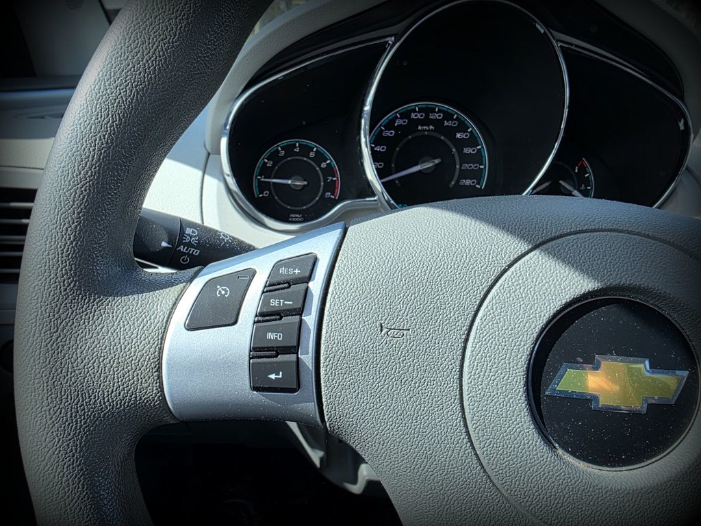 2012 Chevrolet Malibu in Gaspé, Quebec - 17 - w1024h768px
