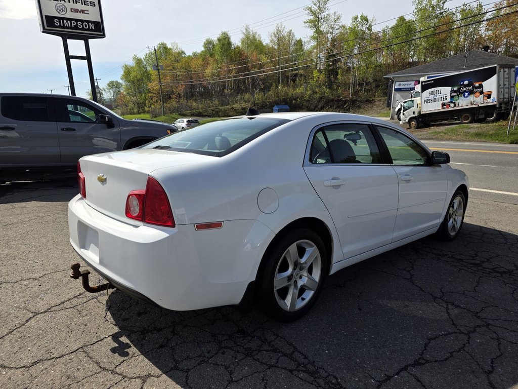 2012 Chevrolet Malibu in Gaspé, Quebec - 8 - w1024h768px