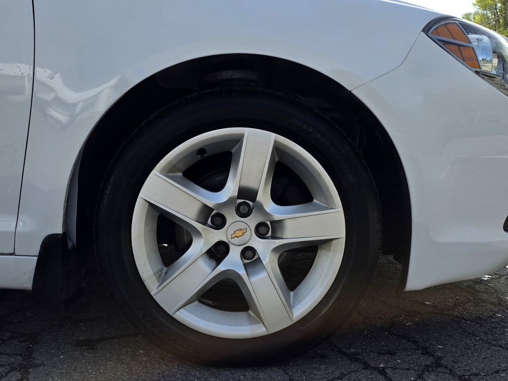 2012 Chevrolet Malibu in Gaspé, Quebec - 5 - w1024h768px