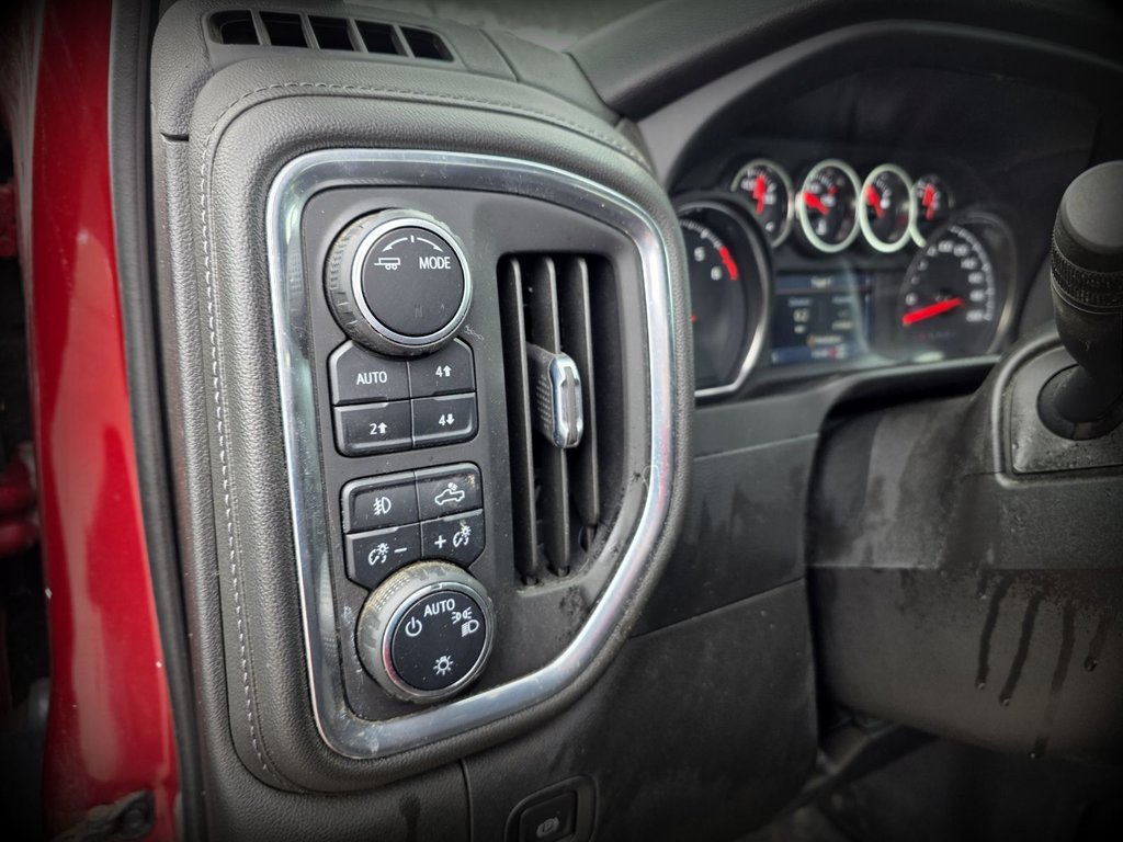 2022 Chevrolet Silverado 1500 LTD in Gaspé, Quebec - 13 - w1024h768px