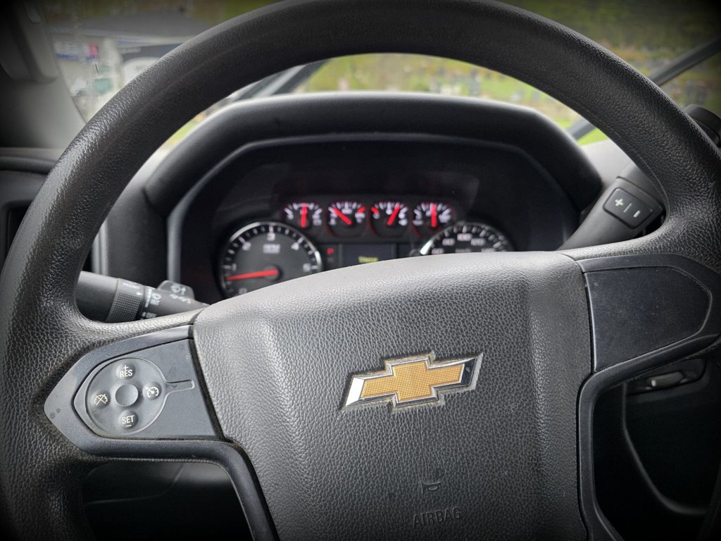 Chevrolet Silverado 1500  2016 à Gaspé, Québec - 13 - w1024h768px