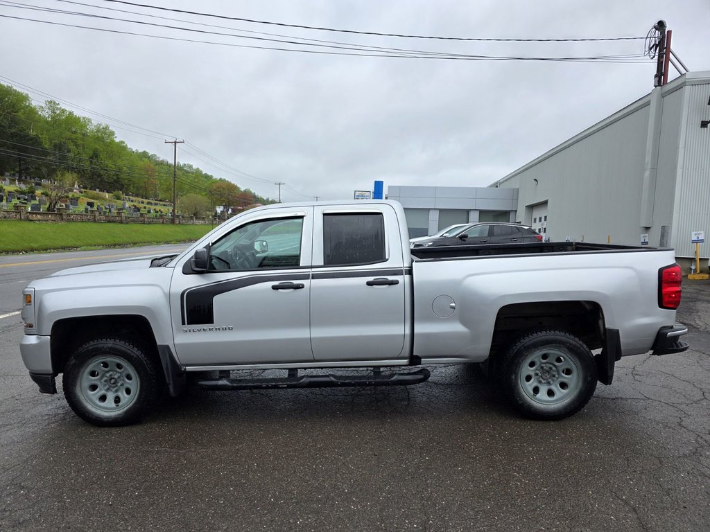 Chevrolet Silverado 1500  2016 à Gaspé, Québec - 10 - w1024h768px