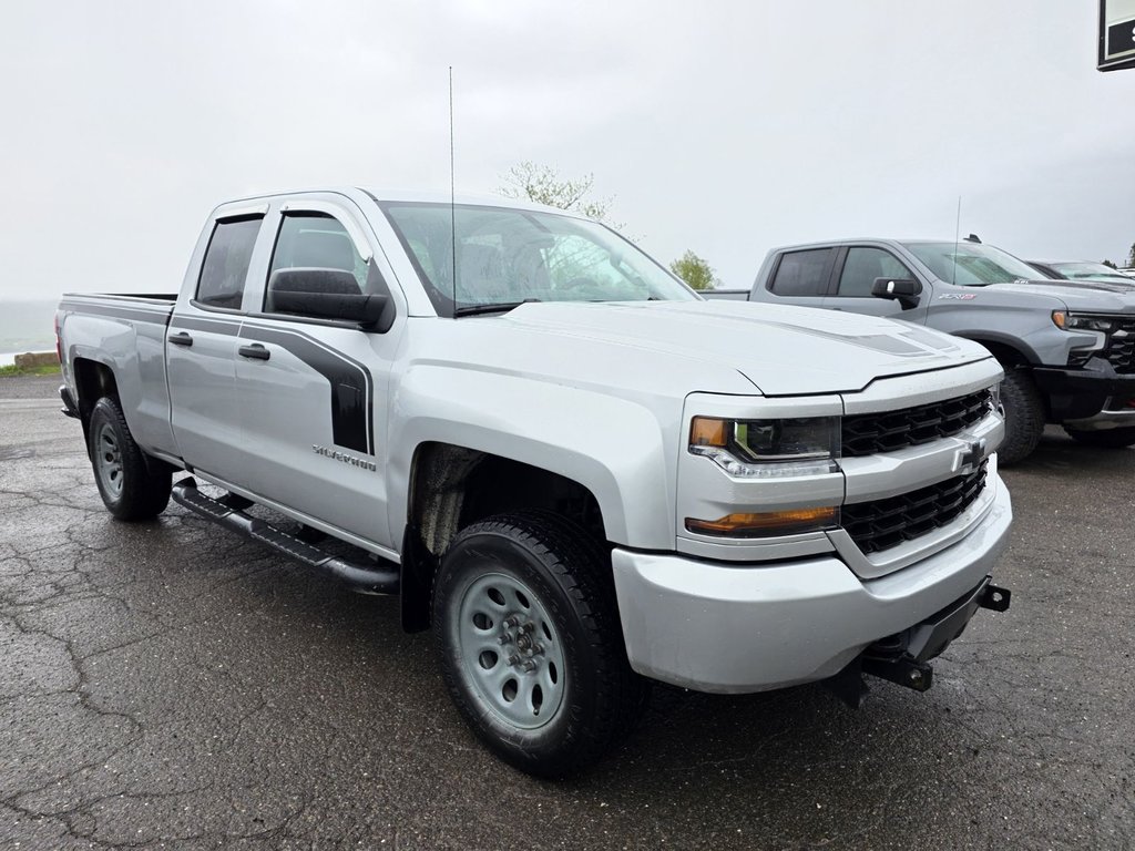Chevrolet Silverado 1500  2016 à Gaspé, Québec - 4 - w1024h768px