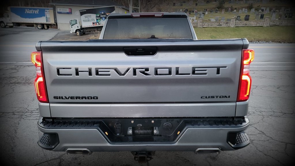 Chevrolet Silverado 1500  2021 à Gaspé, Québec - 8 - w1024h768px