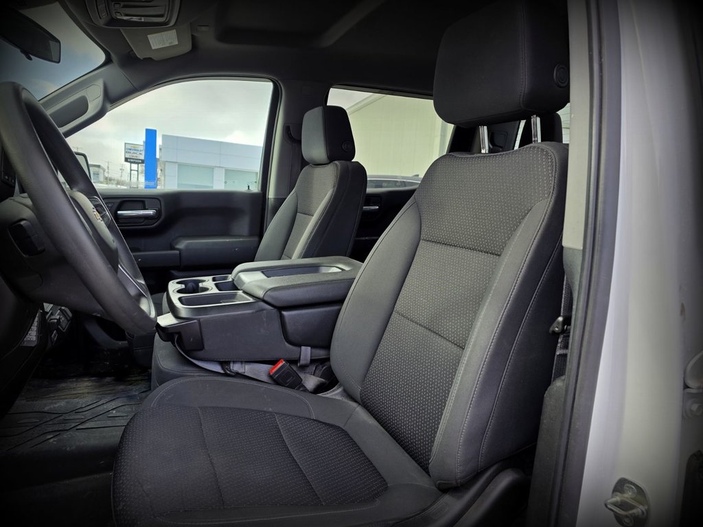 2021 Chevrolet Silverado 1500 in Gaspé, Quebec - 12 - w1024h768px