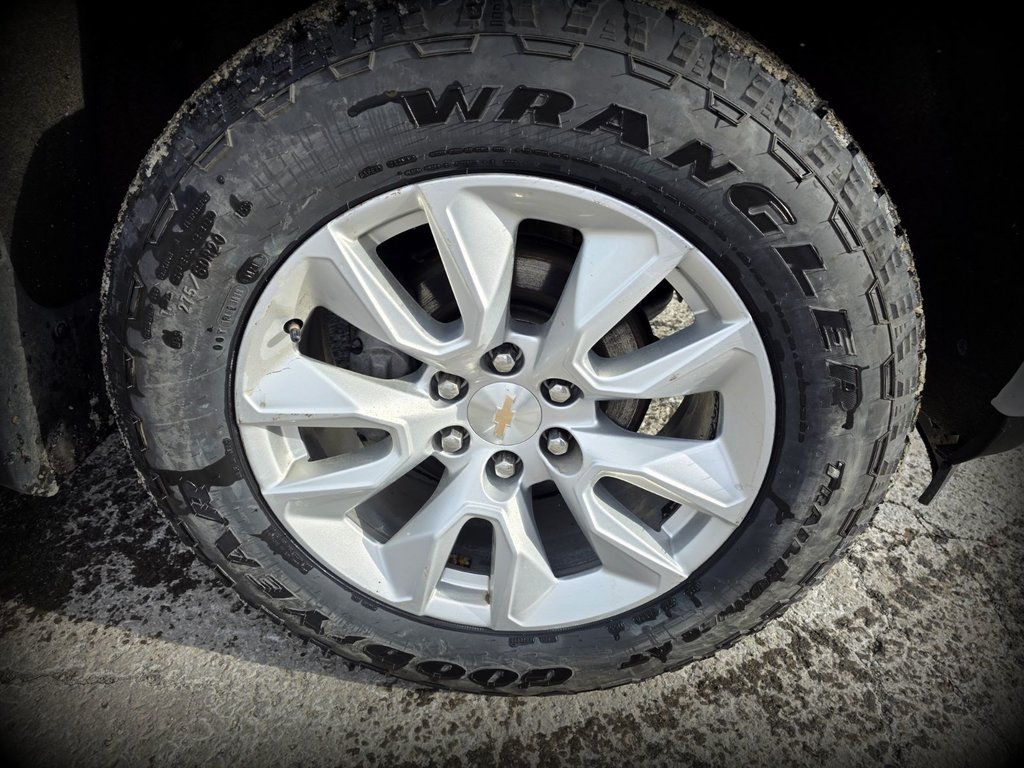 Chevrolet Silverado 1500  2021 à Gaspé, Québec - 4 - w1024h768px