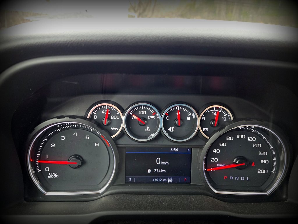 Chevrolet Silverado 1500  2021 à Gaspé, Québec - 12 - w1024h768px