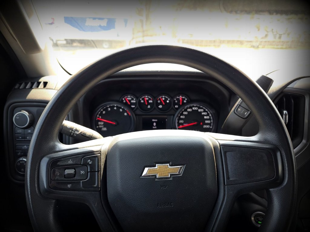 Chevrolet Silverado 1500  2022 à Gaspé, Québec - 16 - w1024h768px