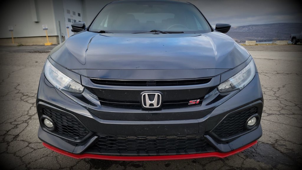 2019 Honda Civic SI sedan in Gaspé, Quebec - 3 - w1024h768px