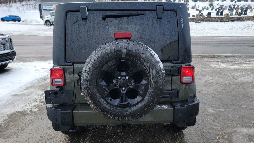 Jeep Wrangler Unlimited  2016 à Gaspé, Québec - 8 - w1024h768px