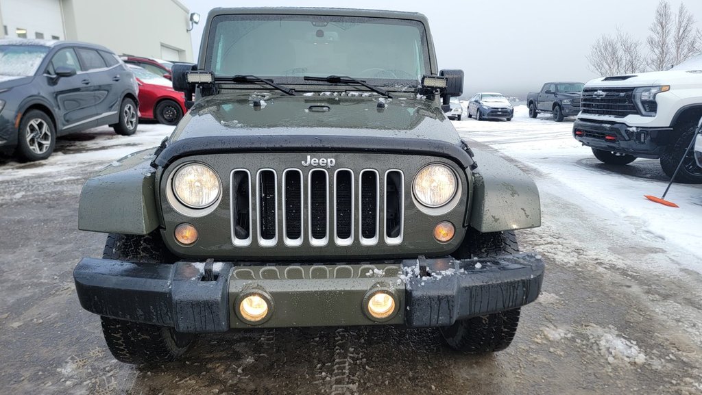 Jeep Wrangler Unlimited  2016 à Gaspé, Québec - 3 - w1024h768px