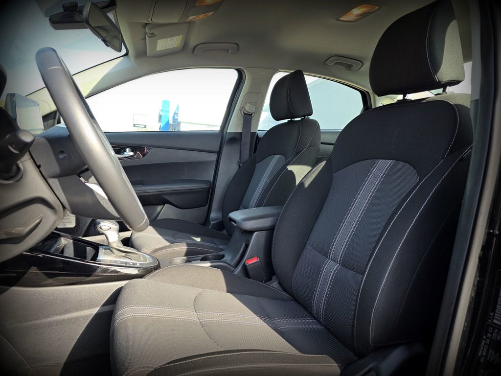 2024 Kia Forte in Gaspé, Quebec - 13 - w1024h768px