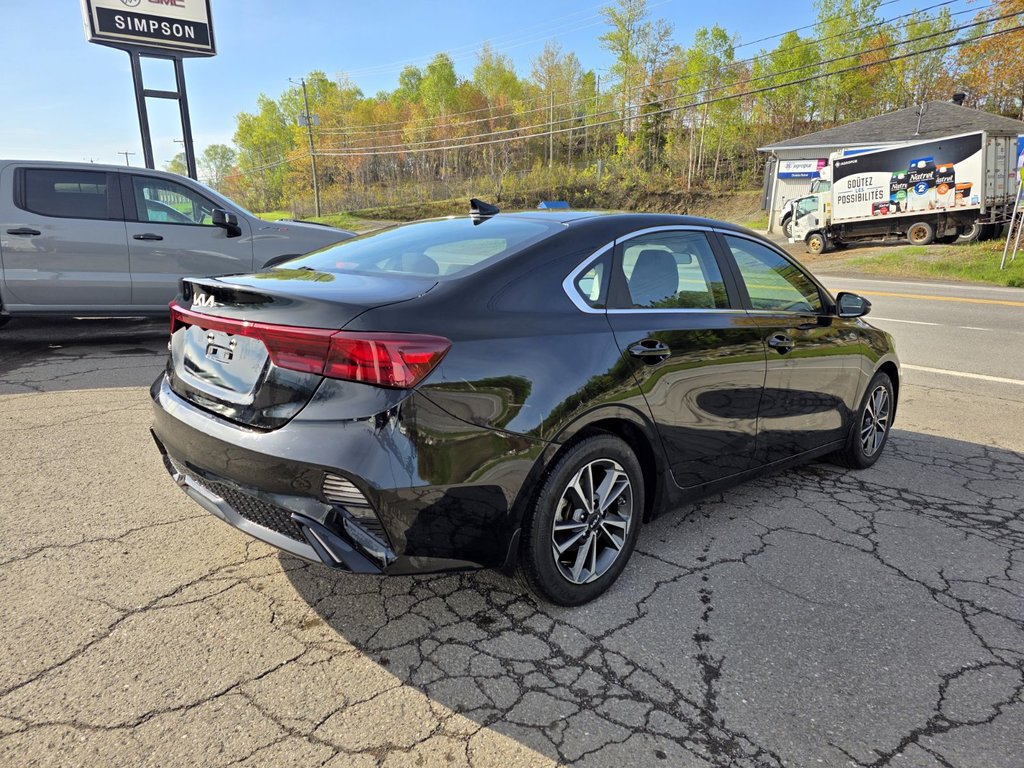 2024 Kia Forte in Gaspé, Quebec - 7 - w1024h768px