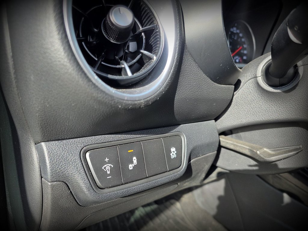 2024 Kia Forte in Gaspé, Quebec - 15 - w1024h768px
