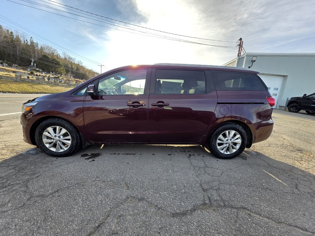 2015 Kia Sedona in Gaspé, Quebec - 9 - w1024h768px