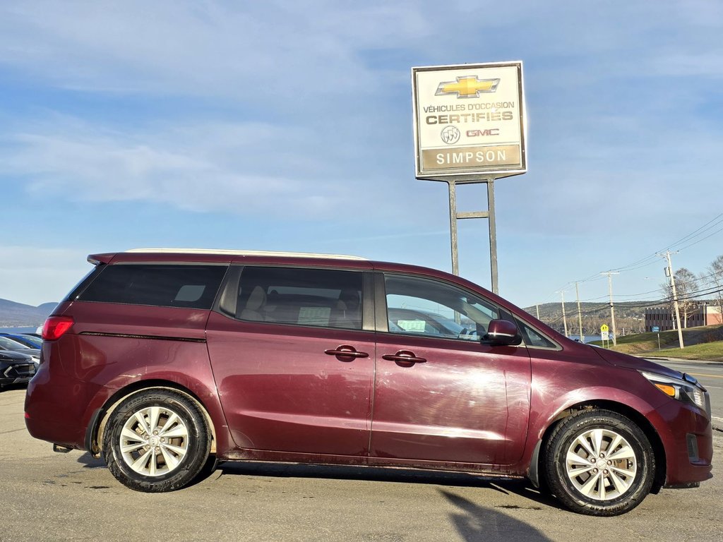 2015 Kia Sedona in Gaspé, Quebec - 5 - w1024h768px