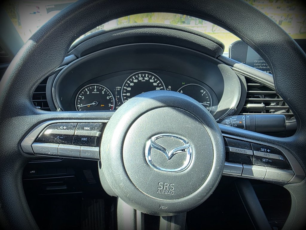 Mazda 3  2022 à Gaspé, Québec - 16 - w1024h768px