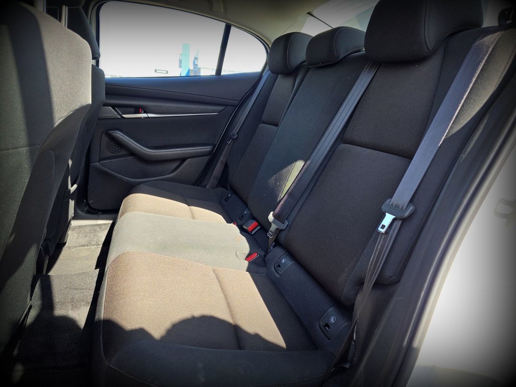 Mazda 3  2022 à Gaspé, Québec - 11 - w1024h768px
