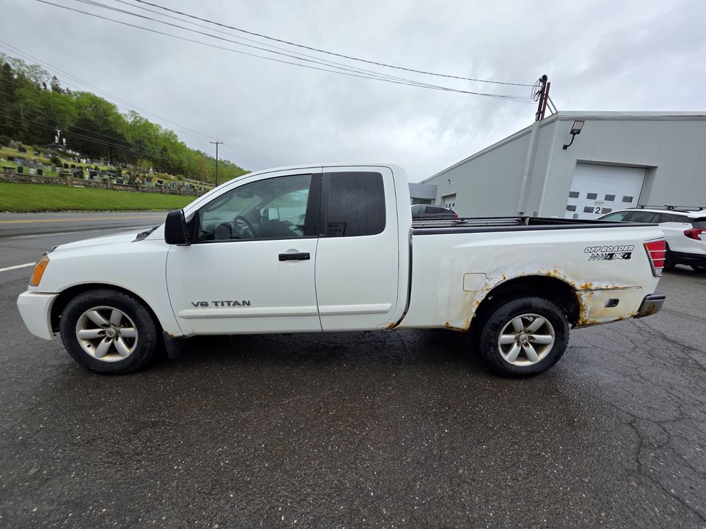 2010 Nissan Titan in Gaspé, Quebec - 10 - w1024h768px