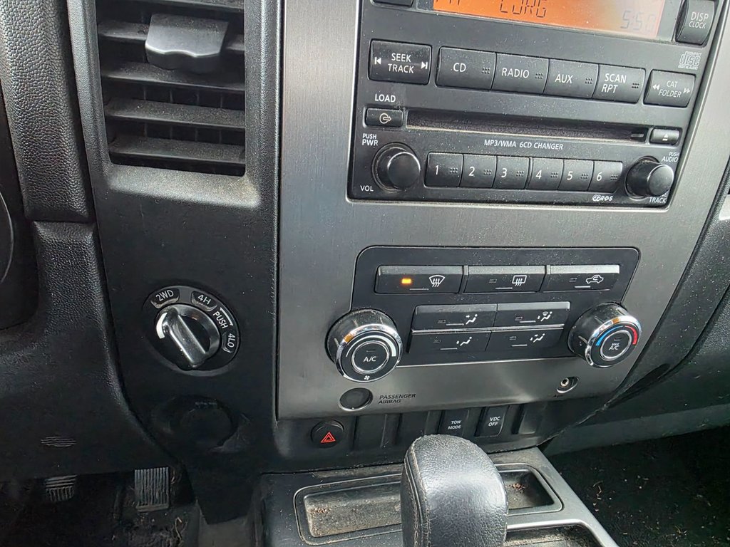 2010 Nissan Titan in Gaspé, Quebec - 17 - w1024h768px