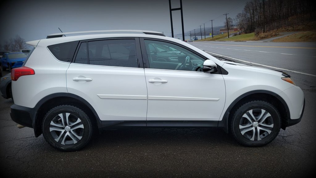 2014 Toyota RAV4 in Gaspé, Quebec - 5 - w1024h768px