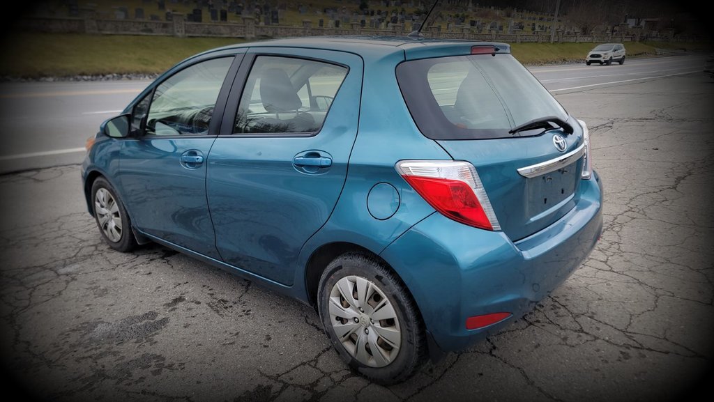 2012 Toyota Yaris in Gaspé, Quebec - 9 - w1024h768px