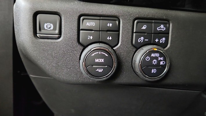 2025 Chevrolet Silverado 1500 RST in Winnipeg, Manitoba - 5 - w1024h768px