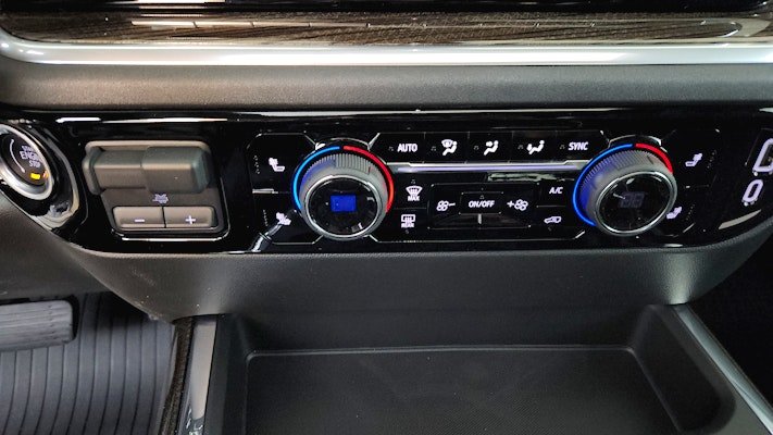 2025 Chevrolet Silverado 1500 RST in Winnipeg, Manitoba - 8 - w1024h768px