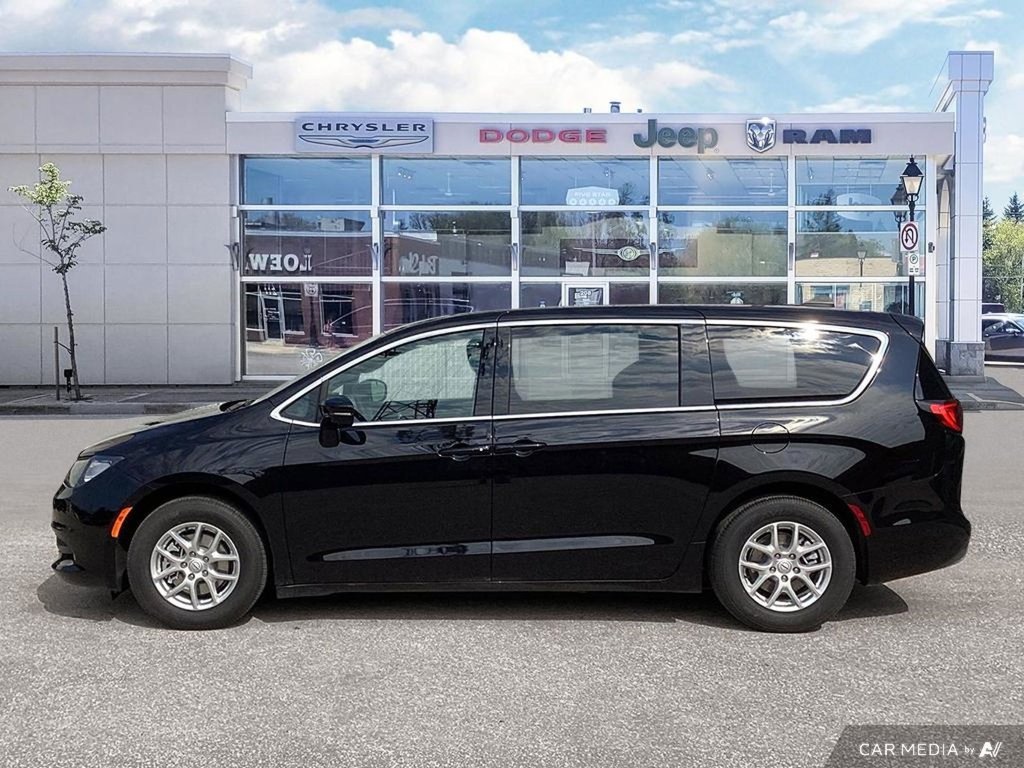 2025 Chrysler Grand Caravan SXT in Winnipeg, Manitoba - 1 - w1024h768px