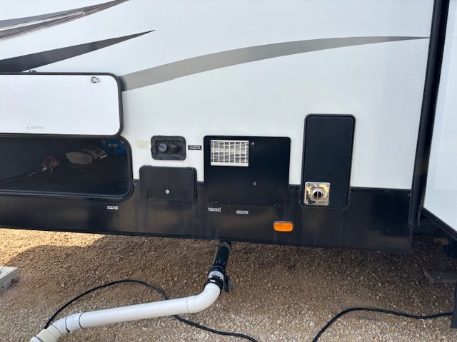 2018 Crusader Prime Time Crusader fifth-wheel R in Winnipeg, Manitoba - 3 - w1024h768px