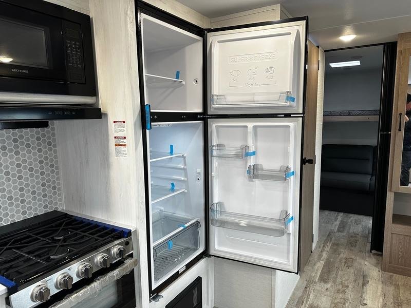 2025 Gulf Stream Conquest BUNKHOUSE - SOFA/DINETTE SUPER SLIDE - FRONT QUEEN in Winnipeg, Manitoba - 26 - w1024h768px