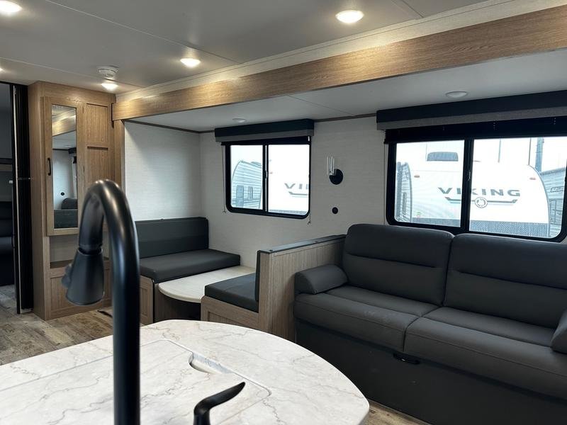 2025 Gulf Stream Conquest BUNKHOUSE - SOFA/DINETTE SUPER SLIDE - FRONT QUEEN in Winnipeg, Manitoba - 34 - w1024h768px