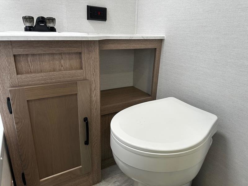 2025 Gulf Stream Conquest BUNKHOUSE - SOFA/DINETTE SUPER SLIDE - FRONT QUEEN in Winnipeg, Manitoba - 14 - w1024h768px