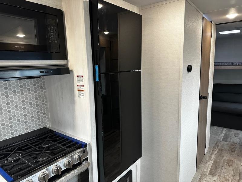 2025 Gulf Stream Conquest BUNKHOUSE - SOFA/DINETTE SUPER SLIDE - FRONT QUEEN in Winnipeg, Manitoba - 27 - w1024h768px