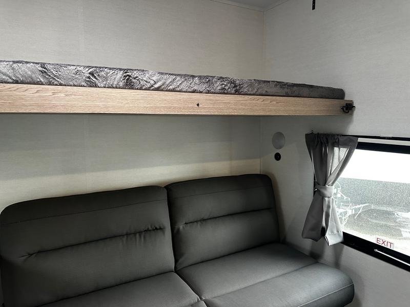 2025 Gulf Stream Conquest BUNKHOUSE - SOFA/DINETTE SUPER SLIDE - FRONT QUEEN in Winnipeg, Manitoba - 20 - w1024h768px