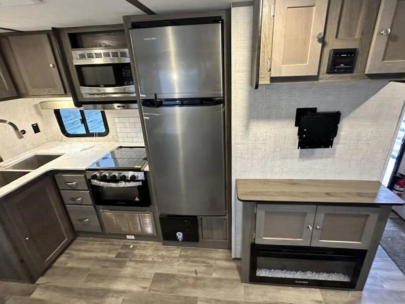 2025 Gulf Stream Envision 28CRB in Winnipeg, Manitoba - 8 - w1024h768px