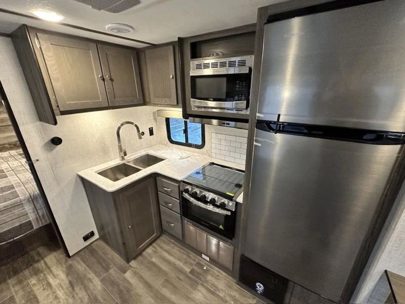 2025 Gulf Stream Envision 28CRB in Winnipeg, Manitoba - 7 - w1024h768px
