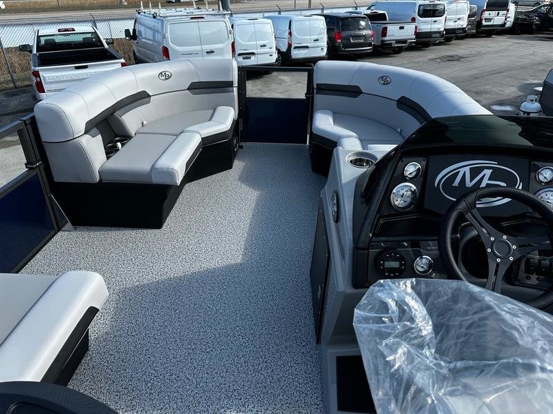 2025 MONTEGO BAY 8518 Deluxe Cruising in Winnipeg, Manitoba - 9 - w1024h768px